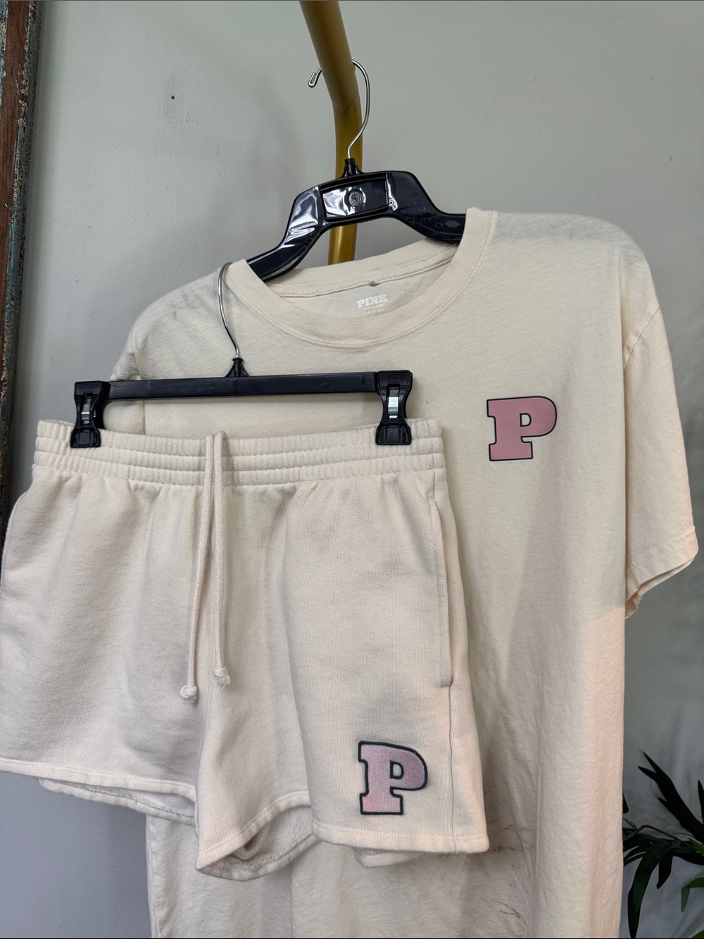 PINK Victoria's Secret Cream Short Sleeve Pajama Set with Pink 'P' Logo